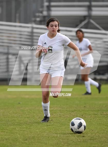 Thumbnail 3 in Edison [Thomas A.] vs Highlands (SAISD Tournament) photogallery.