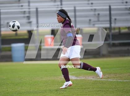 Thumbnail 3 in Edison [Thomas A.] vs Highlands (SAISD Tournament) photogallery.