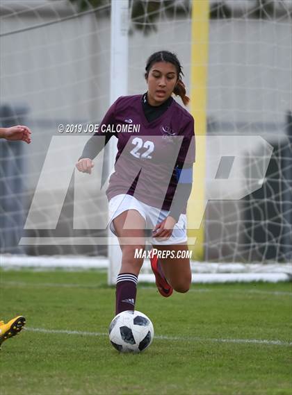 Thumbnail 2 in Edison [Thomas A.] vs Highlands (SAISD Tournament) photogallery.