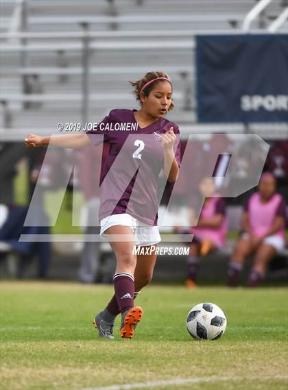 Thumbnail 1 in Edison [Thomas A.] vs Highlands (SAISD Tournament) photogallery.