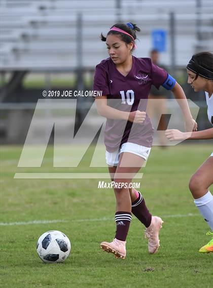 Thumbnail 1 in Edison [Thomas A.] vs Highlands (SAISD Tournament) photogallery.
