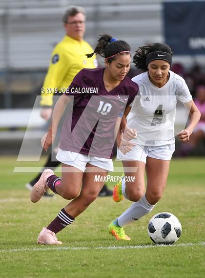 Thumbnail 1 in Edison [Thomas A.] vs Highlands (SAISD Tournament) photogallery.