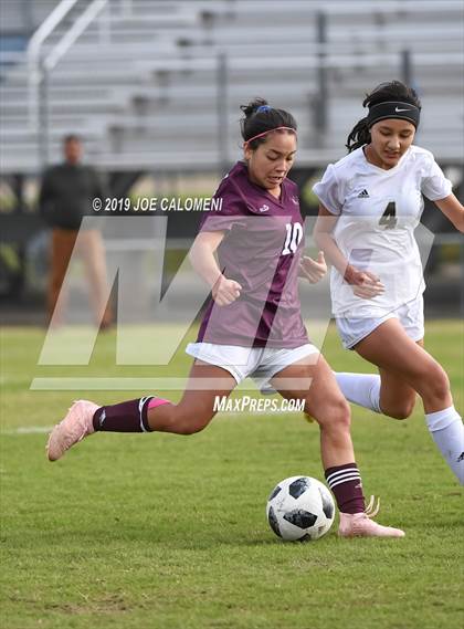 Thumbnail 3 in Edison [Thomas A.] vs Highlands (SAISD Tournament) photogallery.