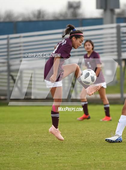 Thumbnail 1 in Edison [Thomas A.] vs Highlands (SAISD Tournament) photogallery.