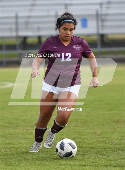 Thumbnail 2 in Edison [Thomas A.] vs Highlands (SAISD Tournament) photogallery.