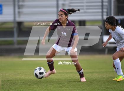 Thumbnail 2 in Edison [Thomas A.] vs Highlands (SAISD Tournament) photogallery.