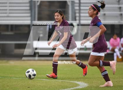 Thumbnail 3 in Edison [Thomas A.] vs Highlands (SAISD Tournament) photogallery.
