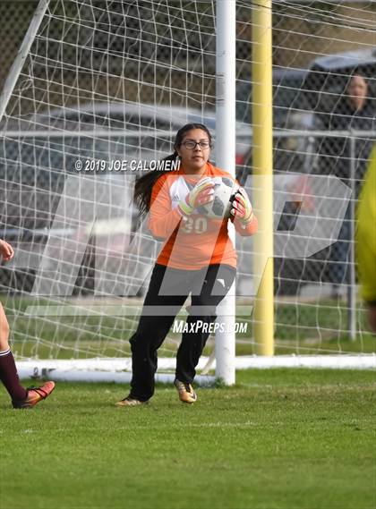 Thumbnail 1 in Edison [Thomas A.] vs Highlands (SAISD Tournament) photogallery.