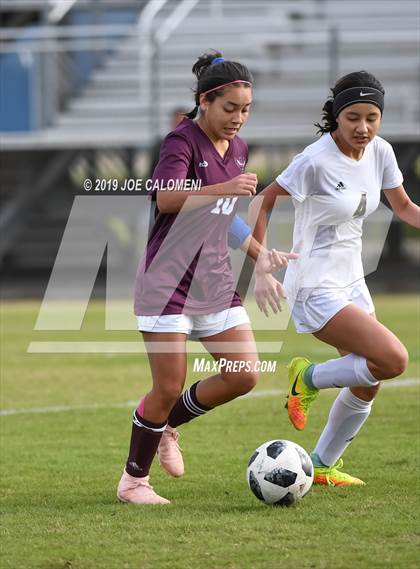 Thumbnail 1 in Edison [Thomas A.] vs Highlands (SAISD Tournament) photogallery.
