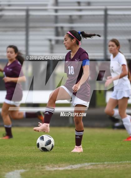 Thumbnail 1 in Edison [Thomas A.] vs Highlands (SAISD Tournament) photogallery.