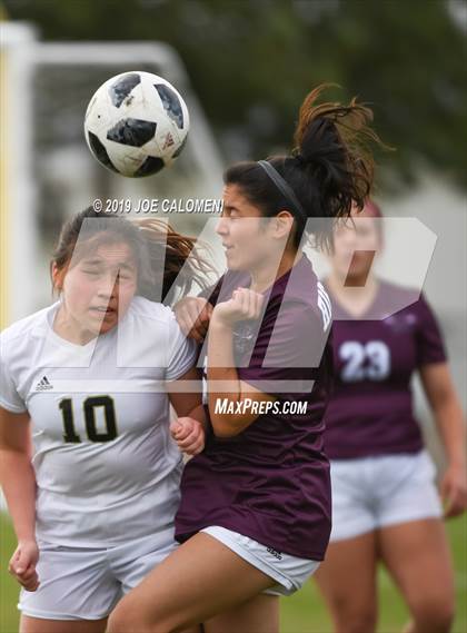 Thumbnail 2 in Edison [Thomas A.] vs Highlands (SAISD Tournament) photogallery.