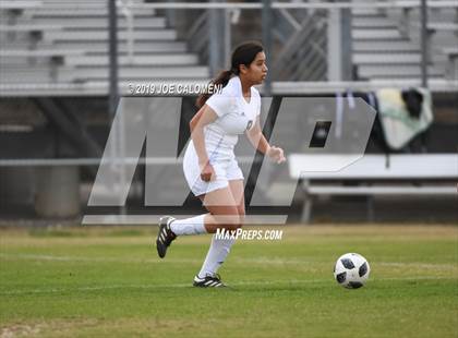 Thumbnail 3 in Edison [Thomas A.] vs Highlands (SAISD Tournament) photogallery.