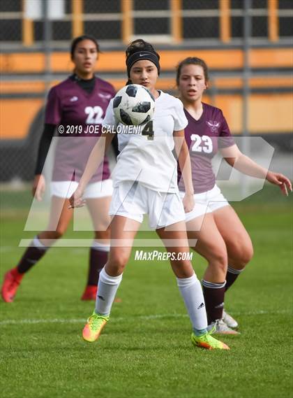 Thumbnail 2 in Edison [Thomas A.] vs Highlands (SAISD Tournament) photogallery.