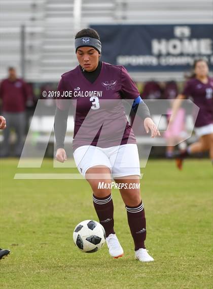 Thumbnail 3 in Edison [Thomas A.] vs Highlands (SAISD Tournament) photogallery.