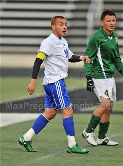 Thumbnail 3 in Smith vs. Turner ( Class 4A Region II Sectional) photogallery.