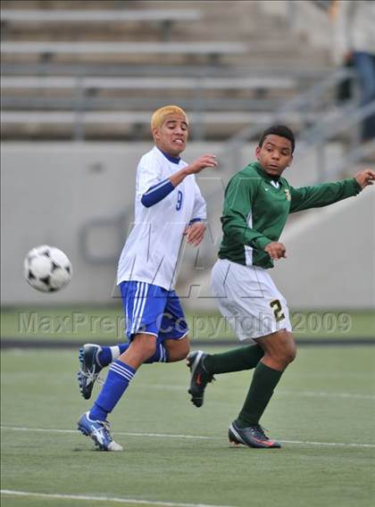 Thumbnail 2 in Smith vs. Turner ( Class 4A Region II Sectional) photogallery.