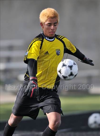 Thumbnail 2 in Smith vs. Turner ( Class 4A Region II Sectional) photogallery.