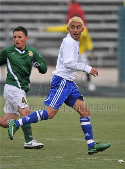Thumbnail 2 in Smith vs. Turner ( Class 4A Region II Sectional) photogallery.