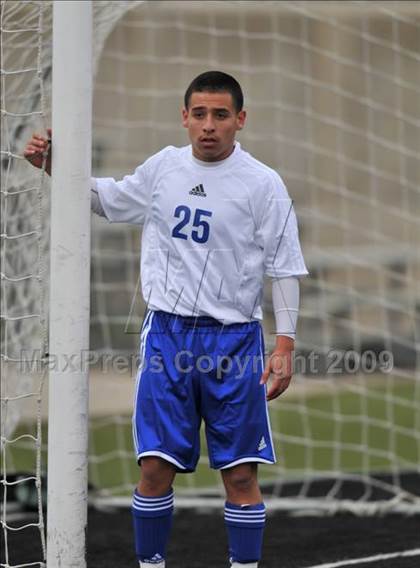 Thumbnail 3 in Smith vs. Turner ( Class 4A Region II Sectional) photogallery.