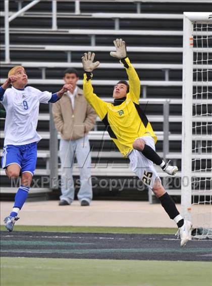 Thumbnail 1 in Smith vs. Turner ( Class 4A Region II Sectional) photogallery.