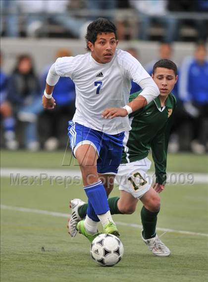 Thumbnail 2 in Smith vs. Turner ( Class 4A Region II Sectional) photogallery.