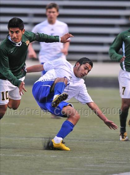 Thumbnail 2 in Smith vs. Turner ( Class 4A Region II Sectional) photogallery.
