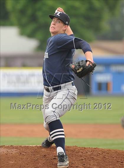 Thumbnail 2 in Loyola vs. Bishop Amat photogallery.