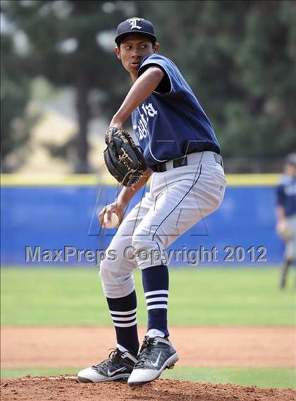 Thumbnail 3 in Loyola vs. Bishop Amat photogallery.
