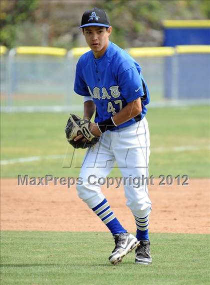 Thumbnail 2 in Loyola vs. Bishop Amat photogallery.