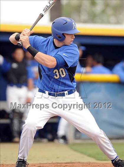 Thumbnail 3 in Loyola vs. Bishop Amat photogallery.