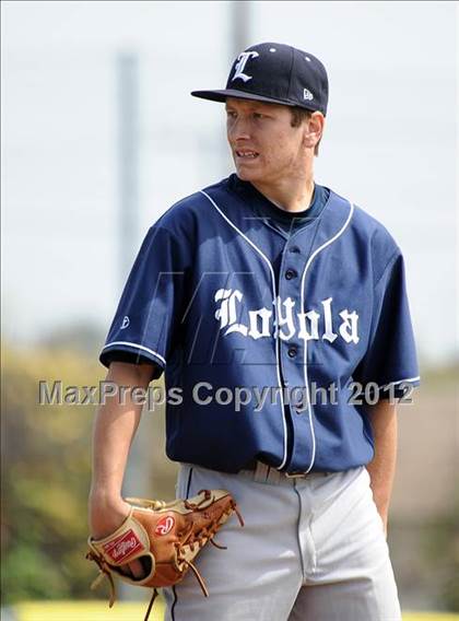 Thumbnail 1 in Loyola vs. Bishop Amat photogallery.