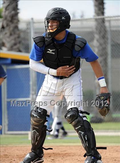 Thumbnail 3 in Loyola vs. Bishop Amat photogallery.