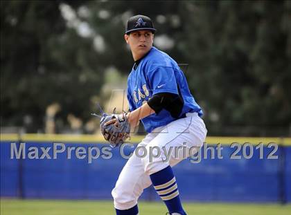 Thumbnail 1 in Loyola vs. Bishop Amat photogallery.