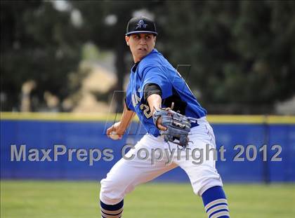 Thumbnail 2 in Loyola vs. Bishop Amat photogallery.