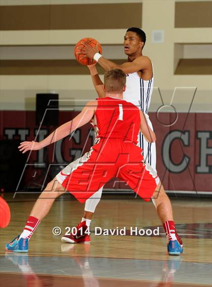 Thumbnail 1 in Pebblebrook vs. Mater Dei (MaxPreps Holiday Classic) photogallery.