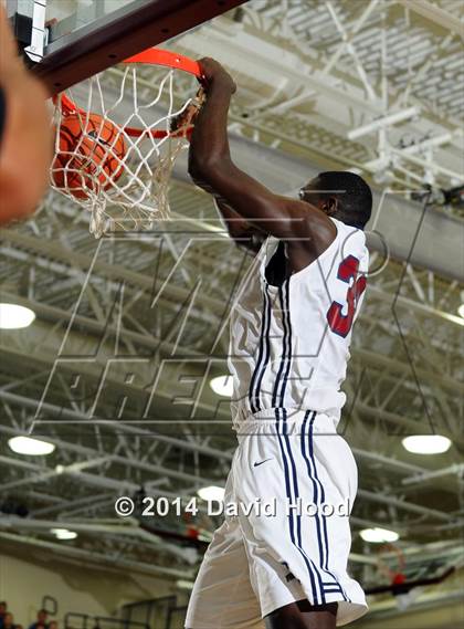 Thumbnail 1 in Pebblebrook vs. Mater Dei (MaxPreps Holiday Classic) photogallery.