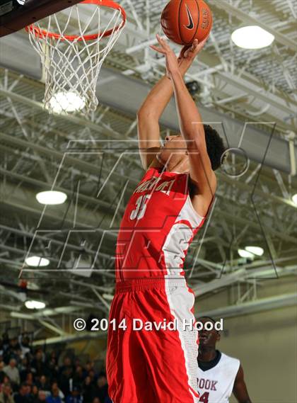 Thumbnail 1 in Pebblebrook vs. Mater Dei (MaxPreps Holiday Classic) photogallery.