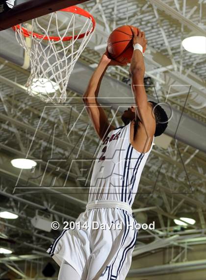 Thumbnail 3 in Pebblebrook vs. Mater Dei (MaxPreps Holiday Classic) photogallery.
