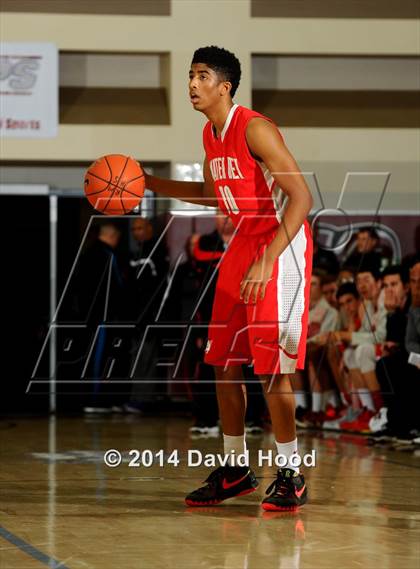 Thumbnail 3 in Pebblebrook vs. Mater Dei (MaxPreps Holiday Classic) photogallery.