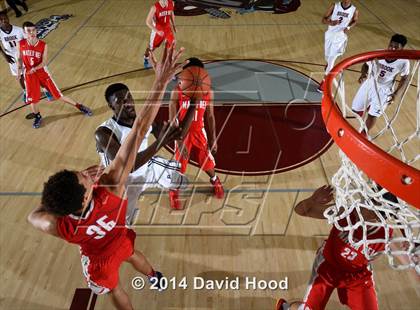 Thumbnail 3 in Pebblebrook vs. Mater Dei (MaxPreps Holiday Classic) photogallery.