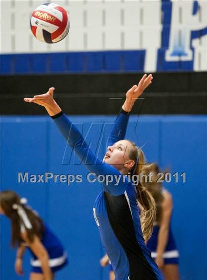 Thumbnail 1 in Hebron vs. Coppell (5A Region 1 Regional Quarterfinal) photogallery.