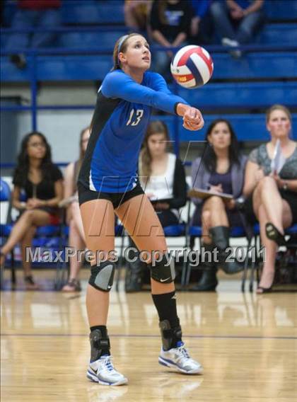 Thumbnail 1 in Hebron vs. Coppell (5A Region 1 Regional Quarterfinal) photogallery.