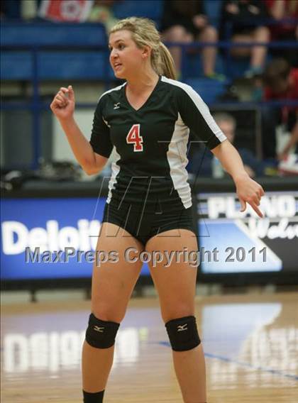 Thumbnail 2 in Hebron vs. Coppell (5A Region 1 Regional Quarterfinal) photogallery.