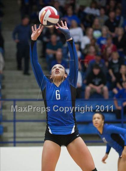 Thumbnail 1 in Hebron vs. Coppell (5A Region 1 Regional Quarterfinal) photogallery.