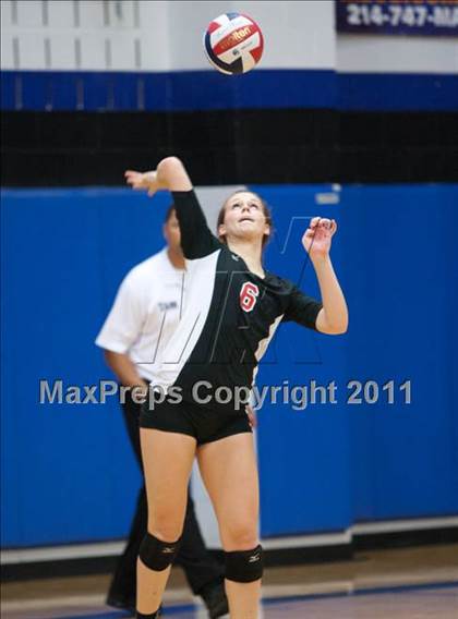 Thumbnail 2 in Hebron vs. Coppell (5A Region 1 Regional Quarterfinal) photogallery.