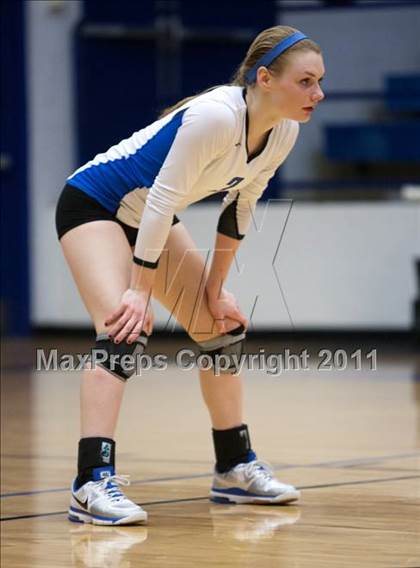 Thumbnail 2 in Hebron vs. Coppell (5A Region 1 Regional Quarterfinal) photogallery.