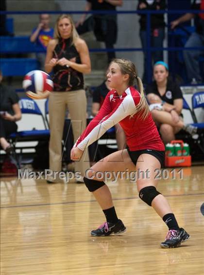 Thumbnail 1 in Hebron vs. Coppell (5A Region 1 Regional Quarterfinal) photogallery.