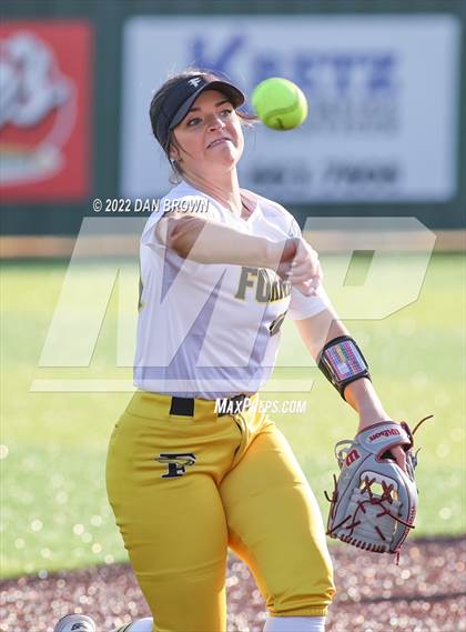 Thumbnail 1 in Rock Hill vs Forney (UIL 5A Regional Semifinal) photogallery.