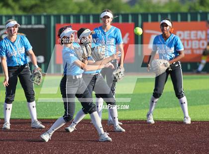 Thumbnail 3 in Rock Hill vs Forney (UIL 5A Regional Semifinal) photogallery.