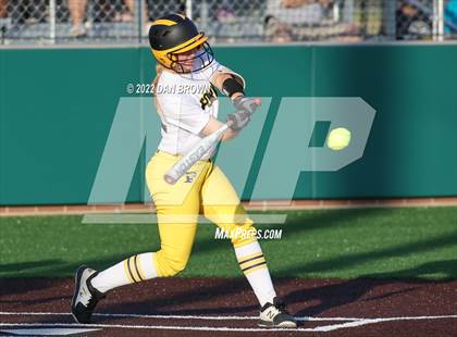 Thumbnail 1 in Rock Hill vs Forney (UIL 5A Regional Semifinal) photogallery.